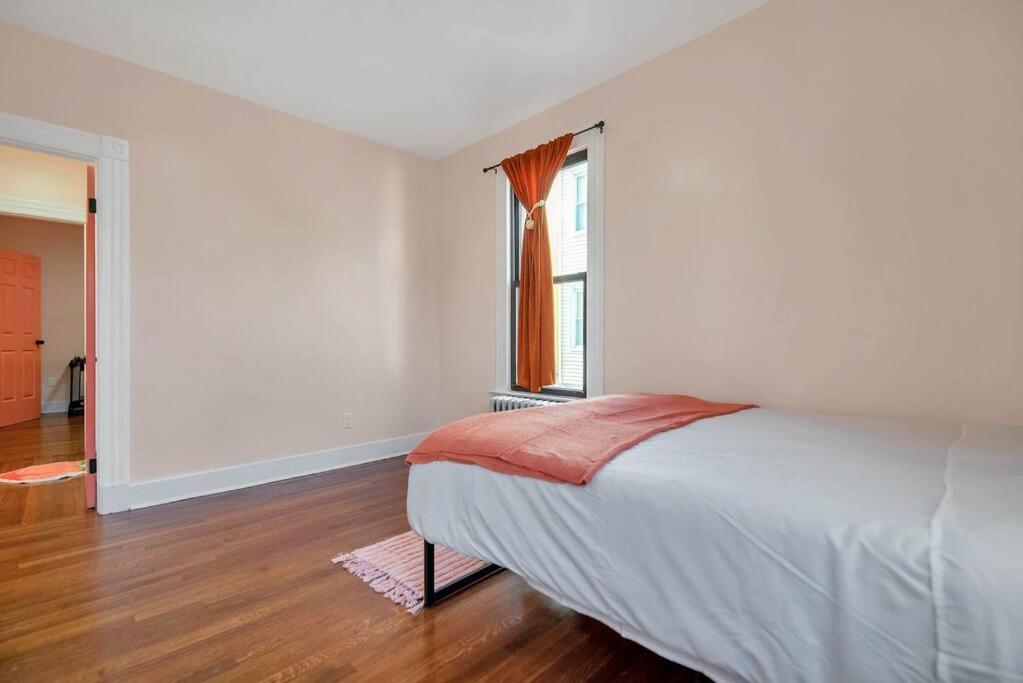 Peachy Paradise In East Rock Near Dt/Yale New Haven Exteriér fotografie