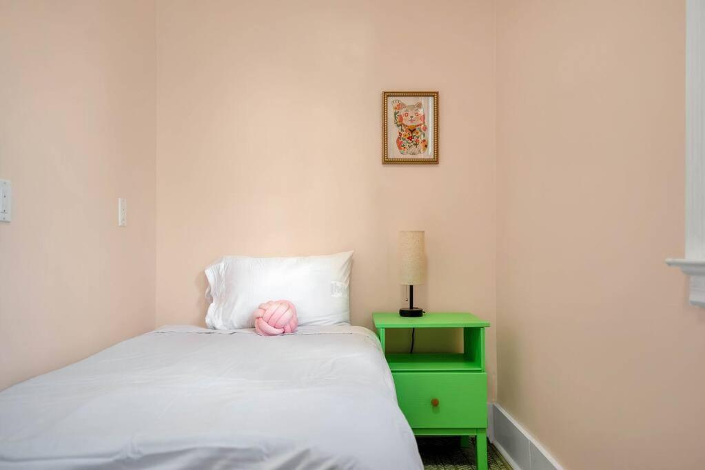 Peachy Paradise In East Rock Near Dt/Yale New Haven Exteriér fotografie